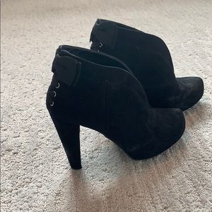 Guess black suede heels